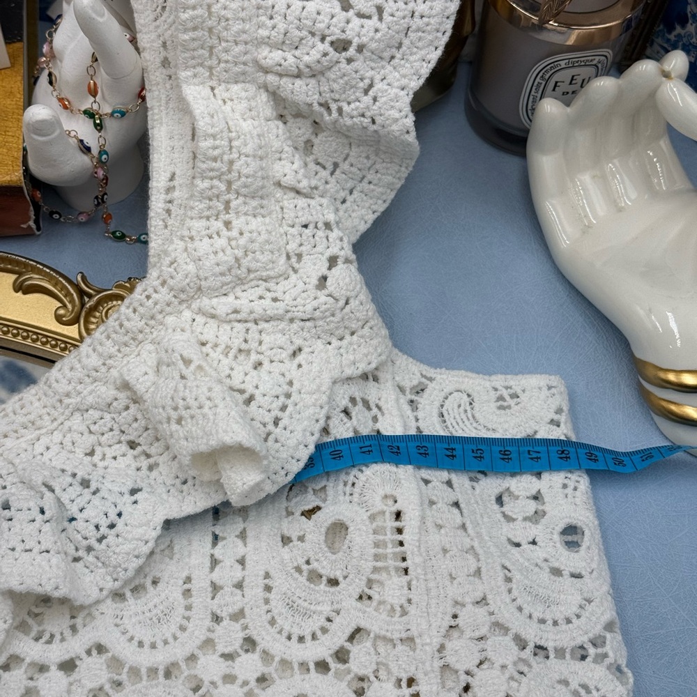 🆕 FARM Rio 🧿 NWOT Delicate White Crochet V-Neck Cami with Ruffle, Sz M - Picture 15 of 15